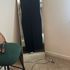 Black Sleeveless Dress